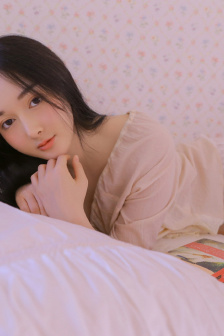 办公室的超短裙女教师美女